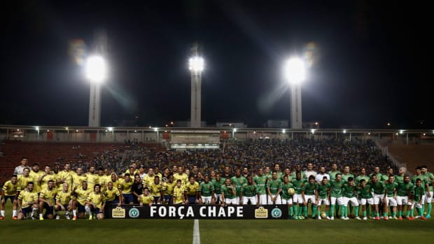 chapecoense-charity-match-neymar-robinho.jpg